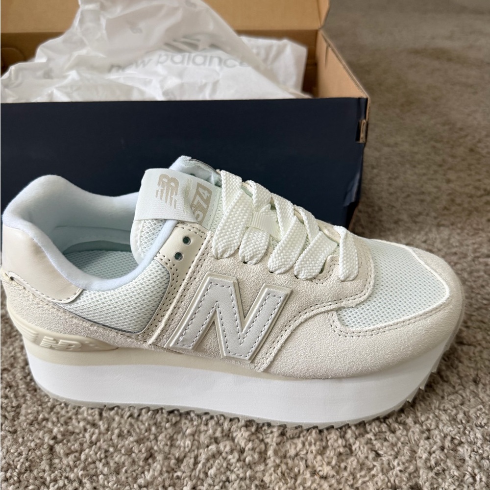 New Balance Women's White Platform Athletic Shoes NWT